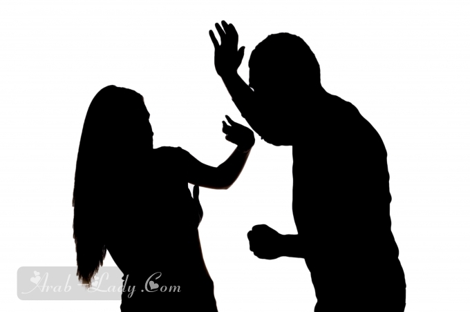 العنف الجسدي واللفظي يدفع المرأة لطلب الطلاق !! فما الحل ؟!